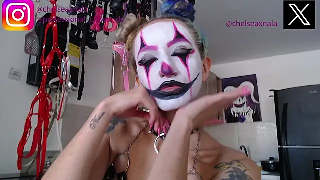 Snapshot of Eloise-brown chatting on 09/20/25, 07:15 Eloise-brown online show from 09/20/25, 07:15