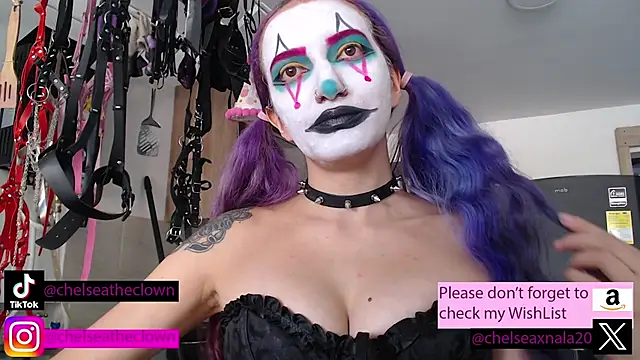 Snapshot of Eloise-brown chatting on 10/23/25, 05:23 Eloise-brown online show from 10/23/25, 05:23