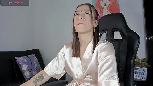 roxanne jones1 online show from 04/15/26, 07:54