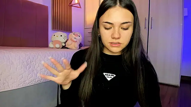 mia nevaeh online show from 11/20/25, 08:41