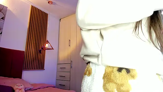 mia nevaeh online show from 03/31/26, 03:34