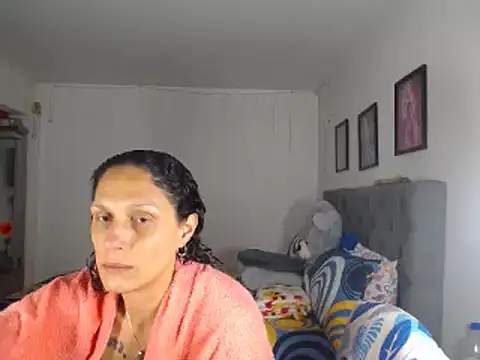 Corina hot online show from 02/06/25, 11:04