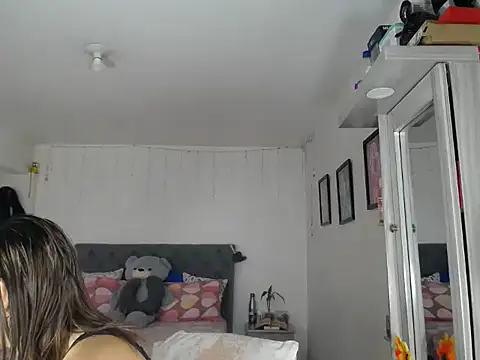 Corina hot online show from 09/24/25, 08:34