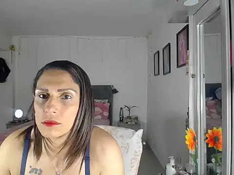 Corina hot online show from 10/03/25, 08:17