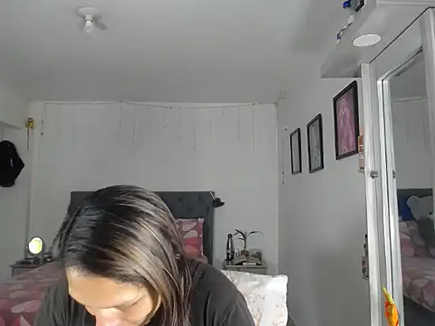 Corina hot online show from 10/04/25, 08:51