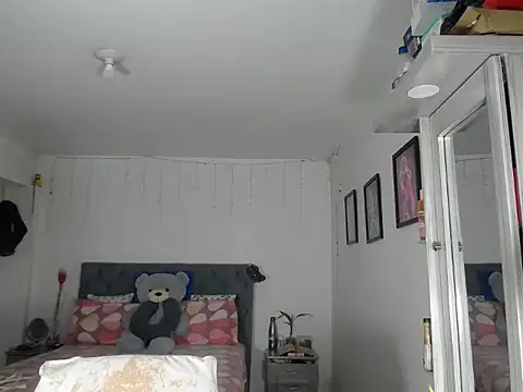 Corina hot online show from 10/09/25, 08:51