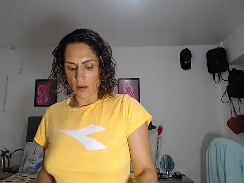 Snapshot of Corina_hot chatting on 12/02/25, 10:16 Corina hot online show from 12/02/25, 10:16