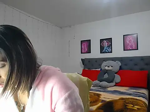 Snapshot of Corina_hot chatting on 04/13/26, 12:49 Corina hot online show from 04/13/26, 12:49