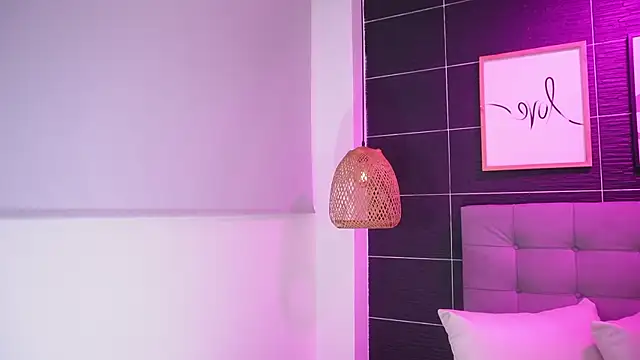 Bella TS  online show from 03/08/25, 10:24