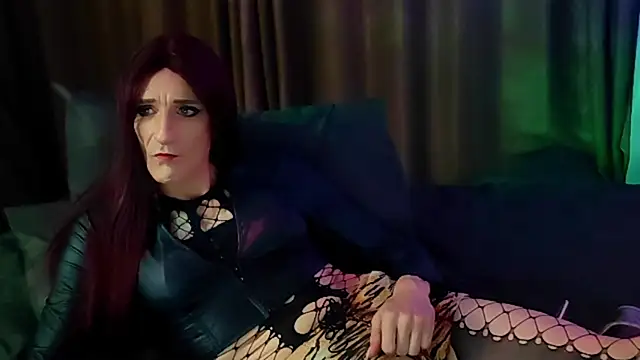 Snapshot of LuvNuk chatting on 12/03/24, 11:02 LuvNuk online show from 12/03/24, 11:02