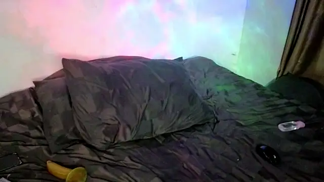 Snapshot of LuvNuk chatting on 12/22/24, 11:44 LuvNuk online show from 12/22/24, 11:44