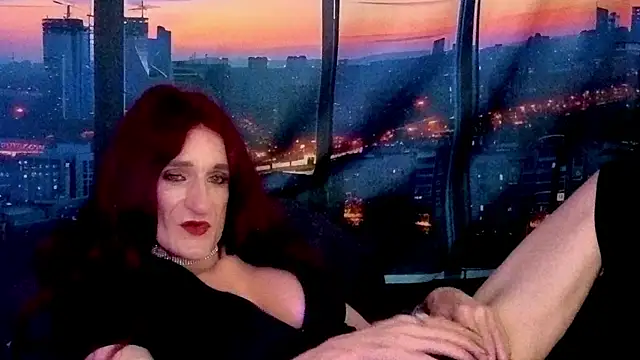 Snapshot of LuvNuk chatting on 09/18/25, 06:15 LuvNuk online show from 09/18/25, 06:15