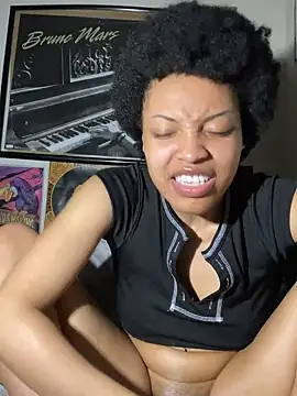 KimiAqua online show from 02/26/25, 09:42