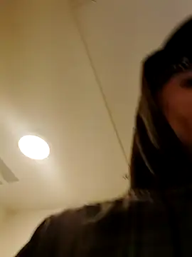 Snapshot of gabelove369 chatting on 12/16/24, 05:38 gabelove369 online show from 12/16/24, 05:38