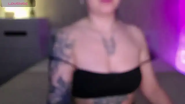 VioletCatt online show from 01/31/25, 06:46