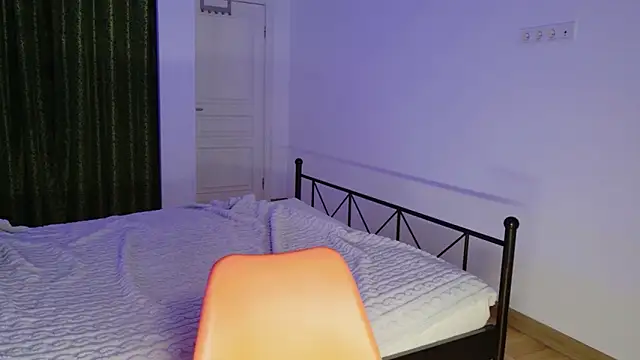 VioletCatt online show from 11/29/25, 06:49