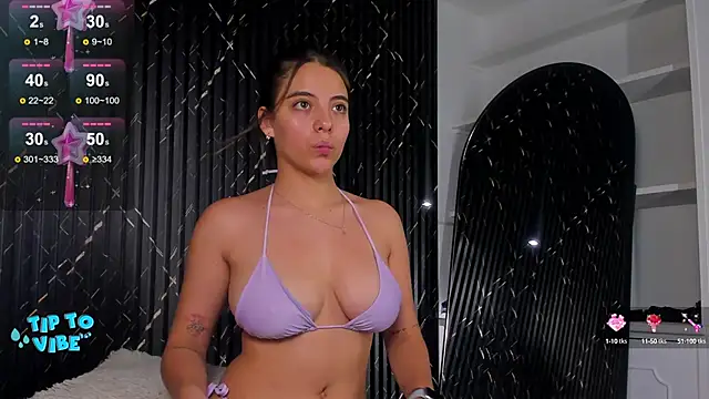 Snapshot of _noahjones chatting on 12/18/24, 03:00  noahjones online show from 12/18/24, 03:00