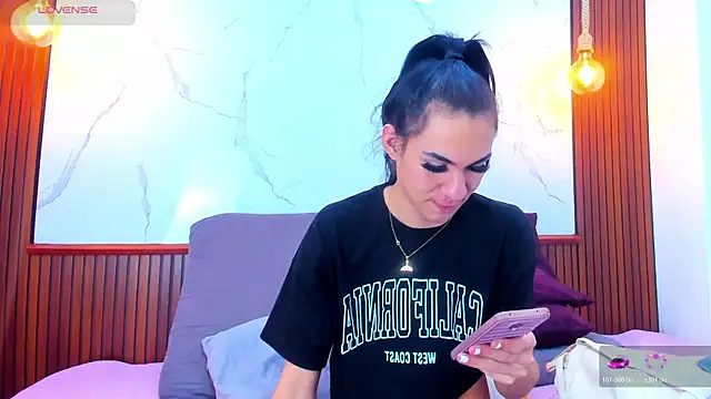 Mia thompson 19 online show from 11/14/25, 05:44