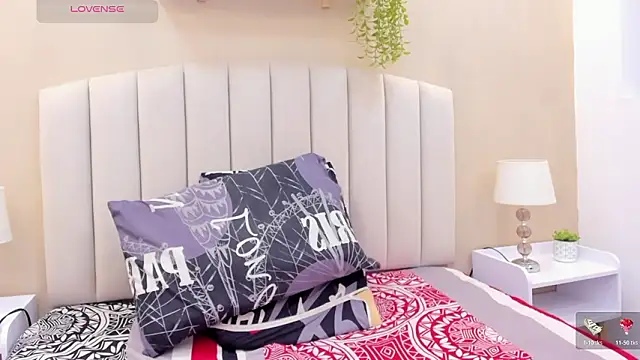 Mia thompson 19 online show from 02/10/26, 07:29