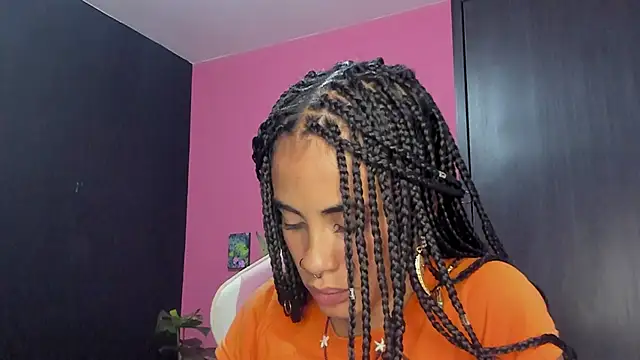 Juanadearco5 online show from 12/05/24, 02:20