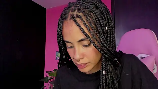 Juanadearco5 online show from 12/15/24, 10:04