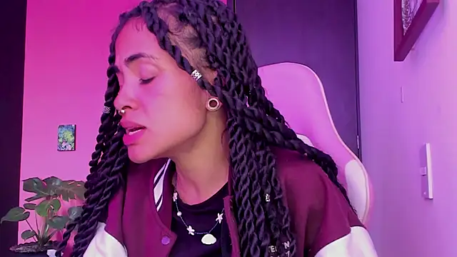 Juanadearco5 online show from 01/06/25, 04:13