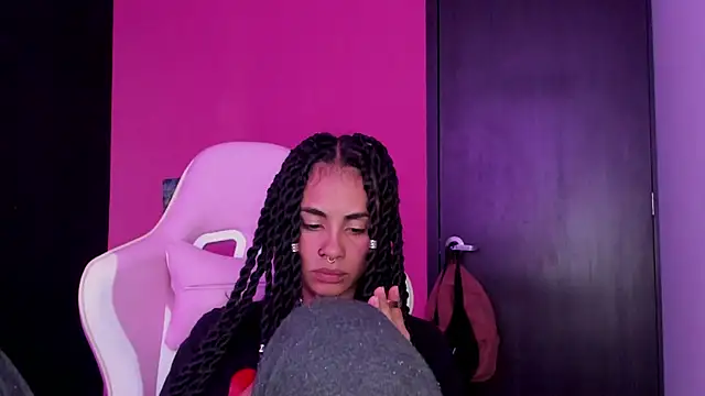 Juanadearco5 online show from 01/08/25, 09:34