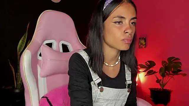 Juanadearco5 online show from 02/04/25, 12:08