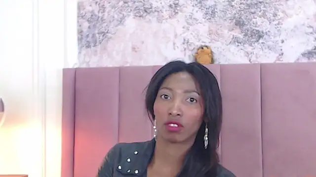 SabrinaDevill online show from 11/11/25, 01:00