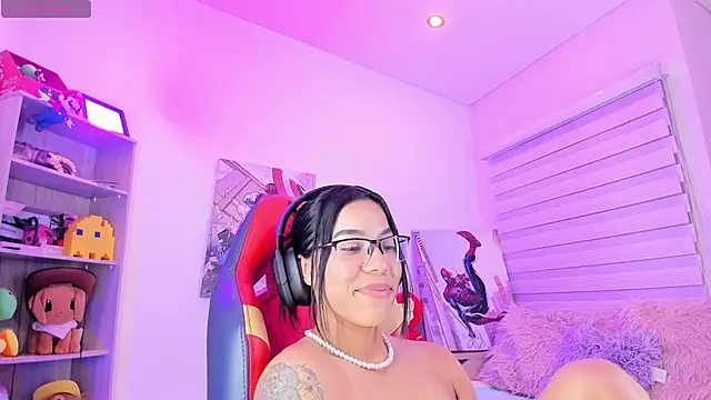 madelyn rose  online show from 02/21/25, 08:29