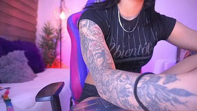 madelyn rose  online show from 12/02/25, 01:33