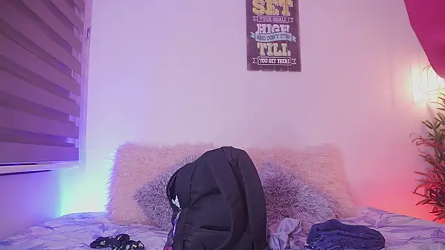 Snapshot of madelyn_rose_ chatting on 01/16/26, 02:04 madelyn rose online show from 01/16/26, 02:04