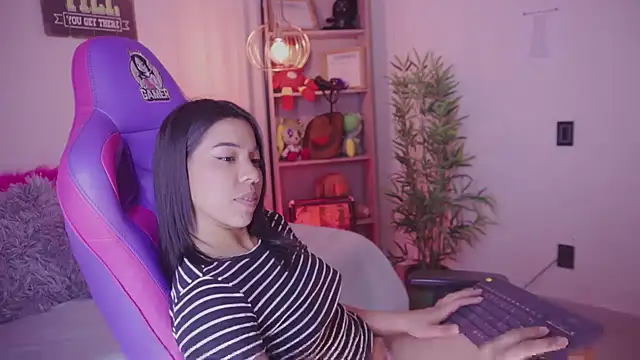 Snapshot of madelyn_rose_ chatting on 02/03/26, 06:40 madelyn rose online show from 02/03/26, 06:40