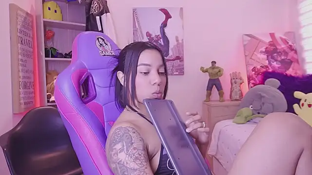 madelyn rose  online show from 04/15/26, 07:58