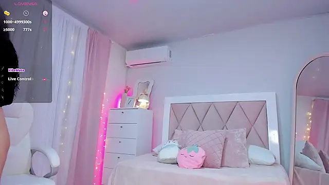 Snapshot of ania_sweet18 chatting on 02/22/25, 12:16 ania sweet18 online show from 02/22/25, 12:16