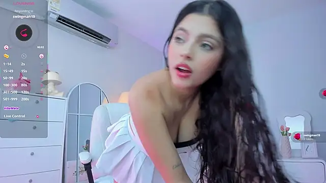 Snapshot of ania_sweet18 chatting on 04/23/26, 12:23 ania sweet18 online show from 04/23/26, 12:23