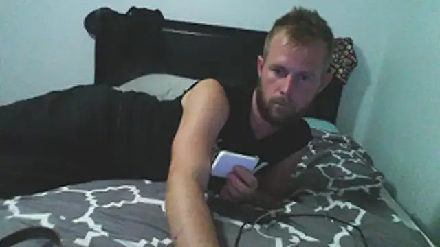 Snapshot of W1LBURN chatting on 04/27/26, 01:25 W1LBURN online show from 04/27/26, 01:25