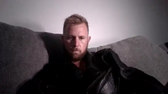 Snapshot of W1LBURN chatting on 06/15/26, 12:35 W1LBURN online show from 06/15/26, 12:35