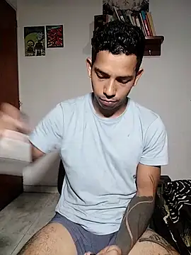 Snapshot of chero_95 chatting on 10/24/25, 10:28 chero 95 online show from 10/24/25, 10:28