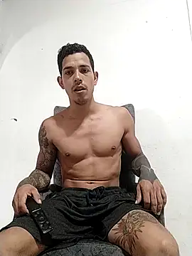 Snapshot of chero_95 chatting on 10/27/25, 01:48 chero 95 online show from 10/27/25, 01:48