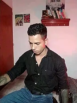 Snapshot of chero_95 chatting on 11/14/25, 10:51 chero 95 online show from 11/14/25, 10:51