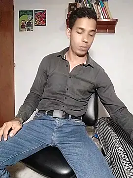 Snapshot of chero_95 chatting on 11/23/25, 11:26 chero 95 online show from 11/23/25, 11:26