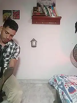 Snapshot of chero_95 chatting on 11/28/25, 12:13 chero 95 online show from 11/28/25, 12:13