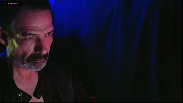 Snapshot of lux_dei chatting on 04/04/26, 11:57 lux dei online show from 04/04/26, 11:57