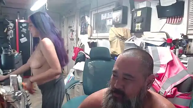 Snapshot of tmoc6693 chatting on 12/02/25, 11:37 tmoc6693 online show from 12/02/25, 11:37