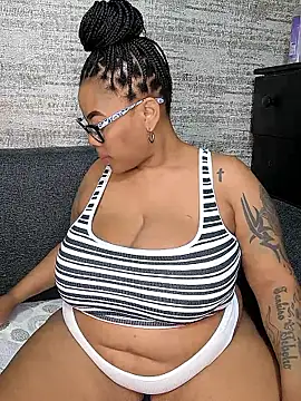 Snapshot of ExclusiveLeexx chatting on 01/16/26, 09:57 ExclusiveLeexx online show from 01/16/26, 09:57