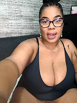 Snapshot of ExclusiveLeexx chatting on 01/18/26, 10:08 ExclusiveLeexx online show from 01/18/26, 10:08