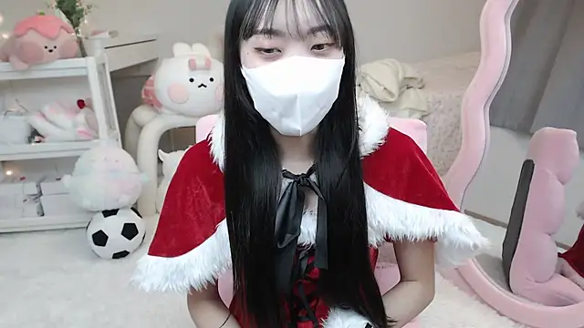 momo room online show from 12/21/24, 04:09