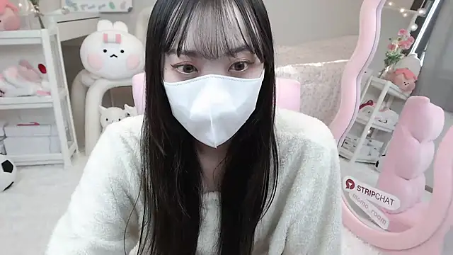 momo room online show from 01/12/25, 06:06