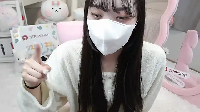 momo room online show from 01/25/25, 04:02